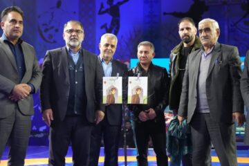 استاندار مطرح کرد: کشتی از ورزش های ریشه دار لرستان است