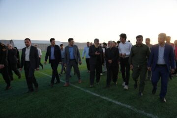 بازدید استاندار و مدیر کل ورزش وجوانان لرستان از یک  پروژه ورزشی در رومشکان