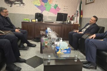 دیدار مدیر شعب بانک فاه کارگران لرستان با مدیر درمان تامین اجتماعی