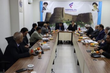 در دیدار هیات مدیره کانون بازنشستگان خرم آباد با نمایندگان شهرستان مطالبات بازنشستگان تامين اجتماعي خرم آبادبي واسطه با نمایندگان مجلس مطرح شد