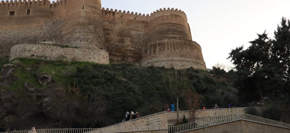 گزارش تصویری بازدید مسافران نوروزی ازقلعه تاریخی فلک الافلاک در نوروز ۱۴۰۴