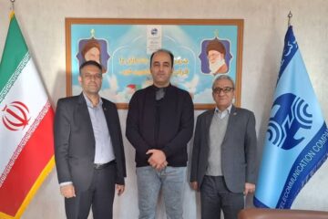 بدرقه داور جهانی بدمینتون خرم آباد توسط مدیر مخابرات منطقه لرستان به مسابقات قهرمان قهرمانان جهان در چین