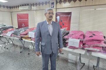 اهدای ۱۲۰ کاپشن گرم توسط بانک ملت به دانش‌آموزان مناطق محروم لرستان