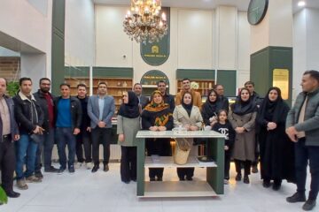 روایت رویای یک بانوی کارآفرین؛ «حلوا نوحا» نگین فیروزه‌ای صنایع غذایی لرستان