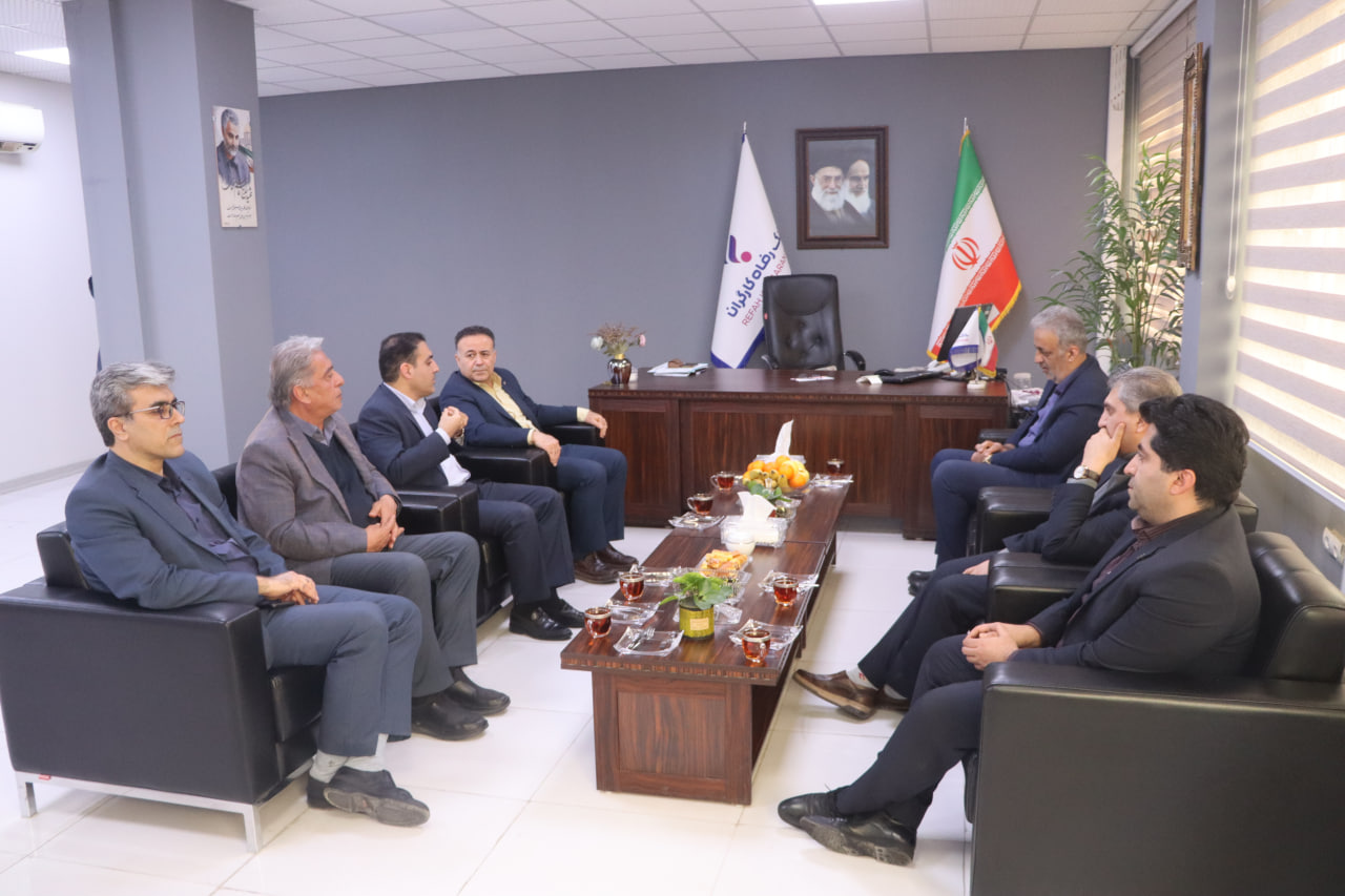 حمایت بانک رفاه از تولید و اشتغال در لرستان: همکاری ویژه با واحدهای صنعتی برای جهش تولید