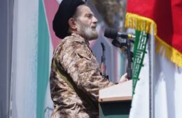 امام‌ جمعه خرم‌آباد: ملت ایران با جهاد و مقاومت سایه جنگ را از کشور بر می‌دارد