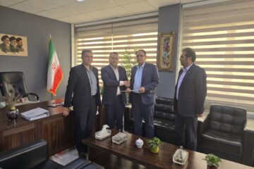 تقدیر مدیر شعب بانک رفاه کارگران لرستان از روابط عمومی: تبیین خدمات بانکی در خط مقدم جهاد رسانه‌ای