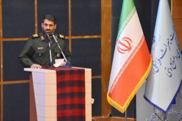 فرمانده سپاه لرستان عنوان کرد: نقش ویژه استاندار لرستان در جابجایی پادگان سپاه و تحقق خواست مردم