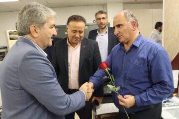 وقتی قدردانی به فرهنگ خدمت تبدیل می‌شود؛ تجلیل مدیر درمان تأمین اجتماعی لرستان ازمدیر و کارکنان بانک رفاه کارگران استان